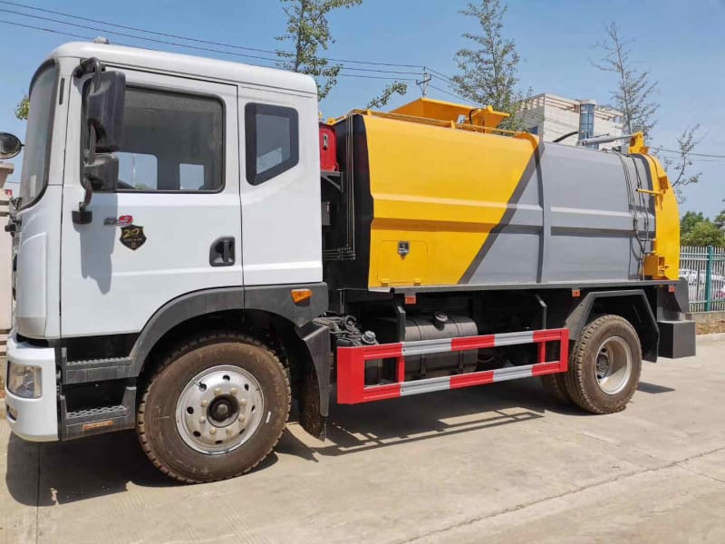 國(guó)六D9餐廚垃圾車-方罐餐廚垃圾車