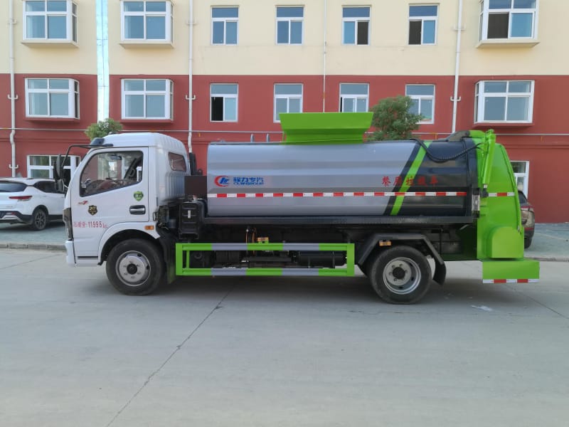 國(guó)六大多利卡餐廚垃圾車