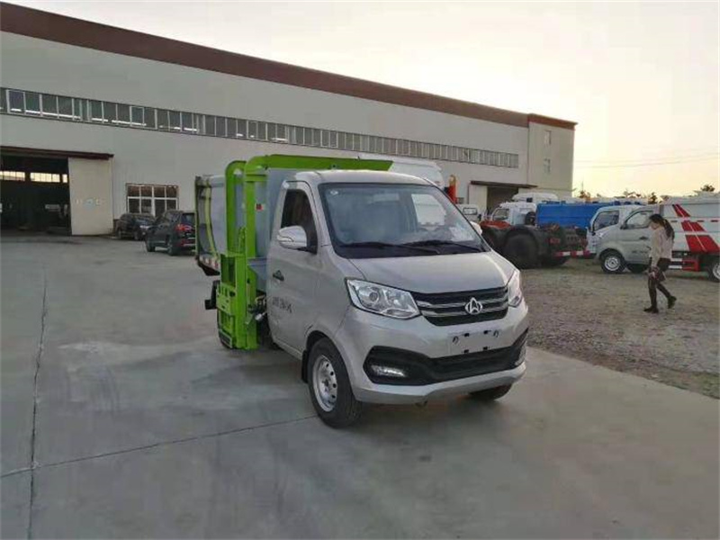 長安掛桶垃圾車現(xiàn)車價格