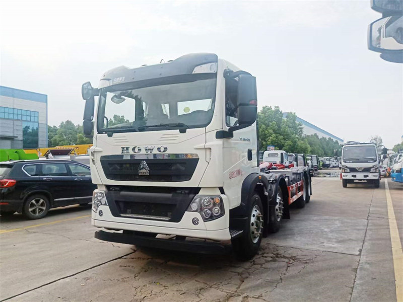 豪沃前四后八勾臂垃圾車(chē)多少錢(qián)一輛