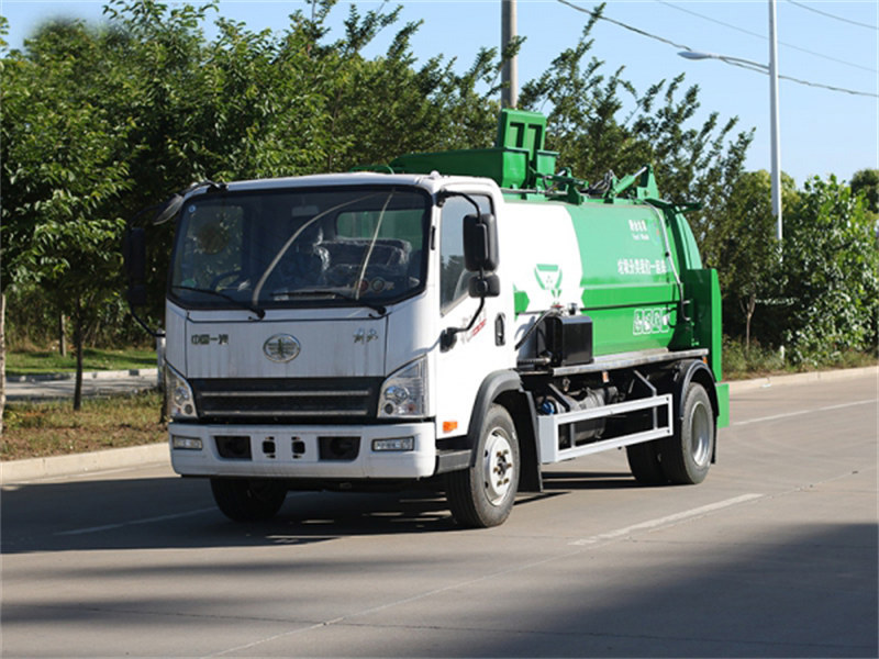 解放餐廚垃圾車(chē)底價(jià)出售