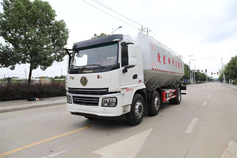 國(guó)六小三軸飼料車(chē)廠(chǎng)家直銷(xiāo)
