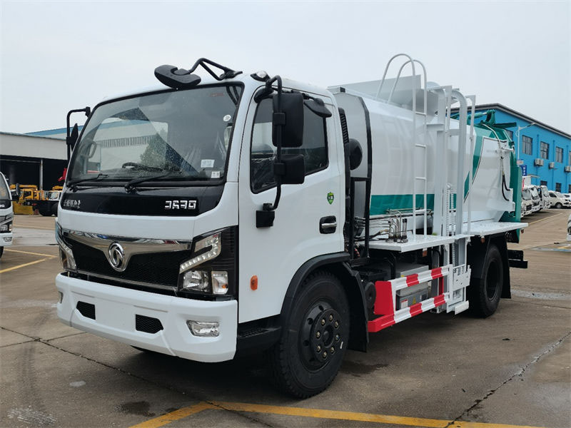 東風(fēng)新能源餐廚垃圾車(chē)性?xún)r(jià)高